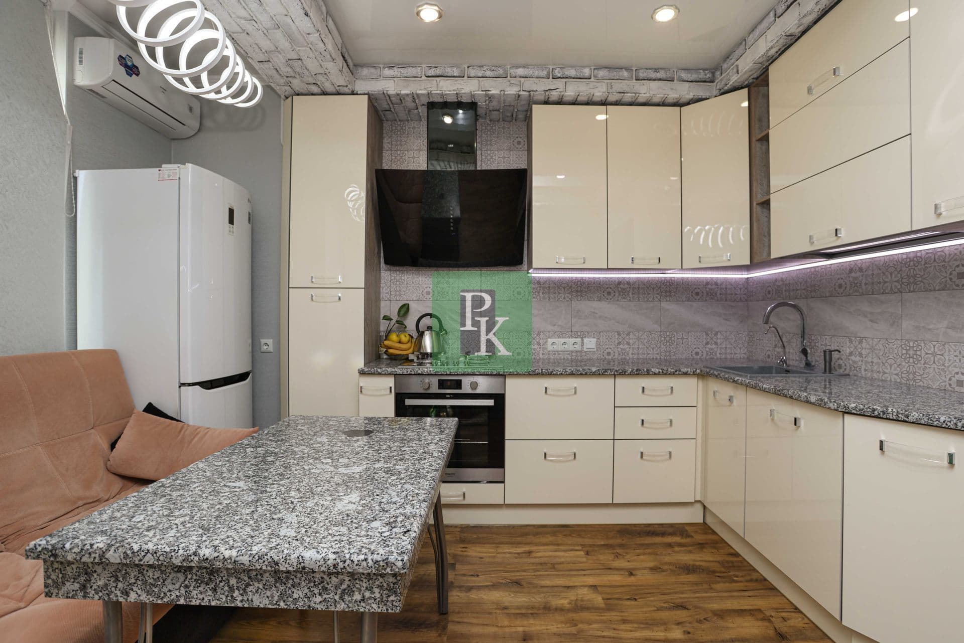 2-комн. квартира 64,6 м², Гагаринский район, Севастополь