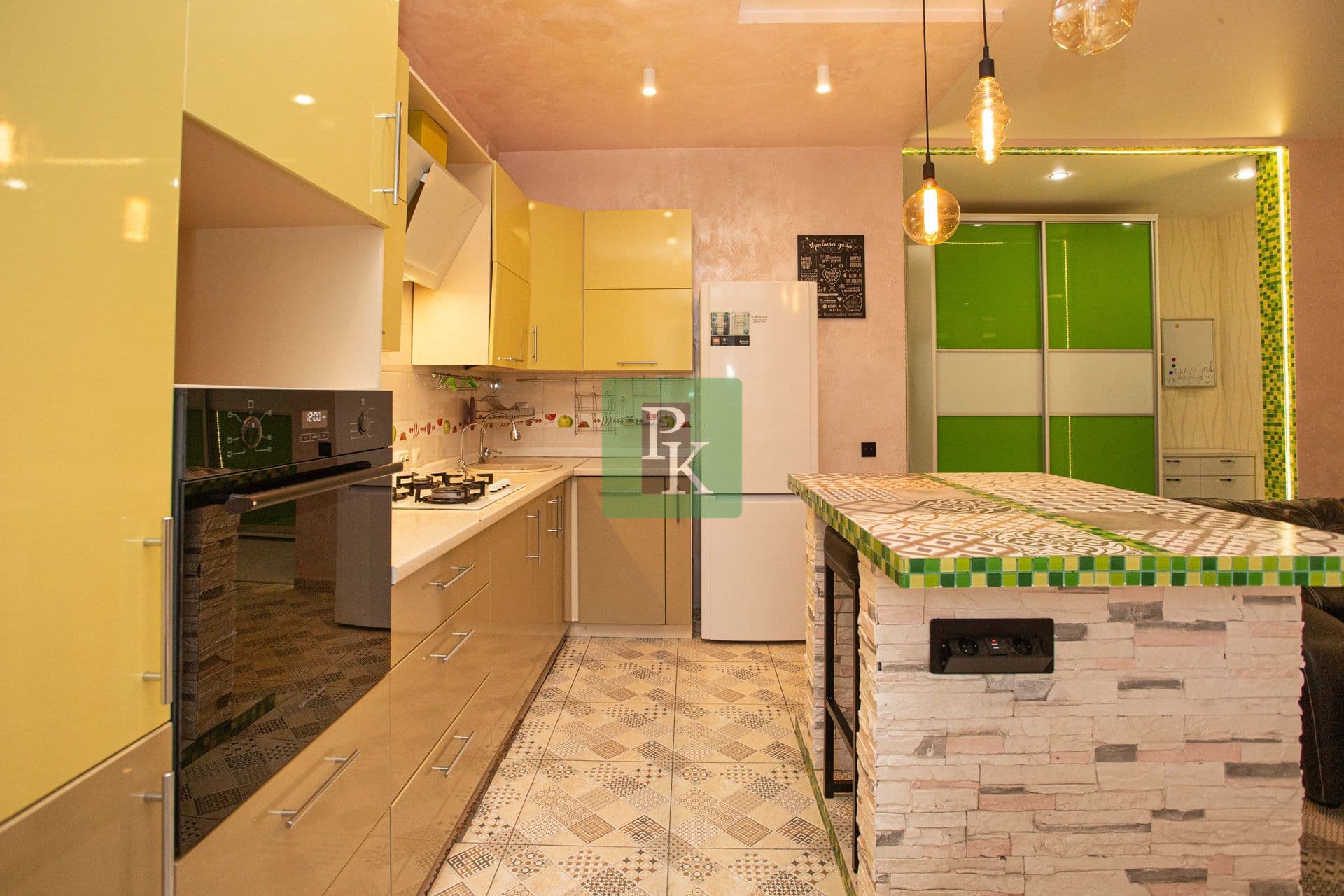 2-комн. квартира, 71.5 м²