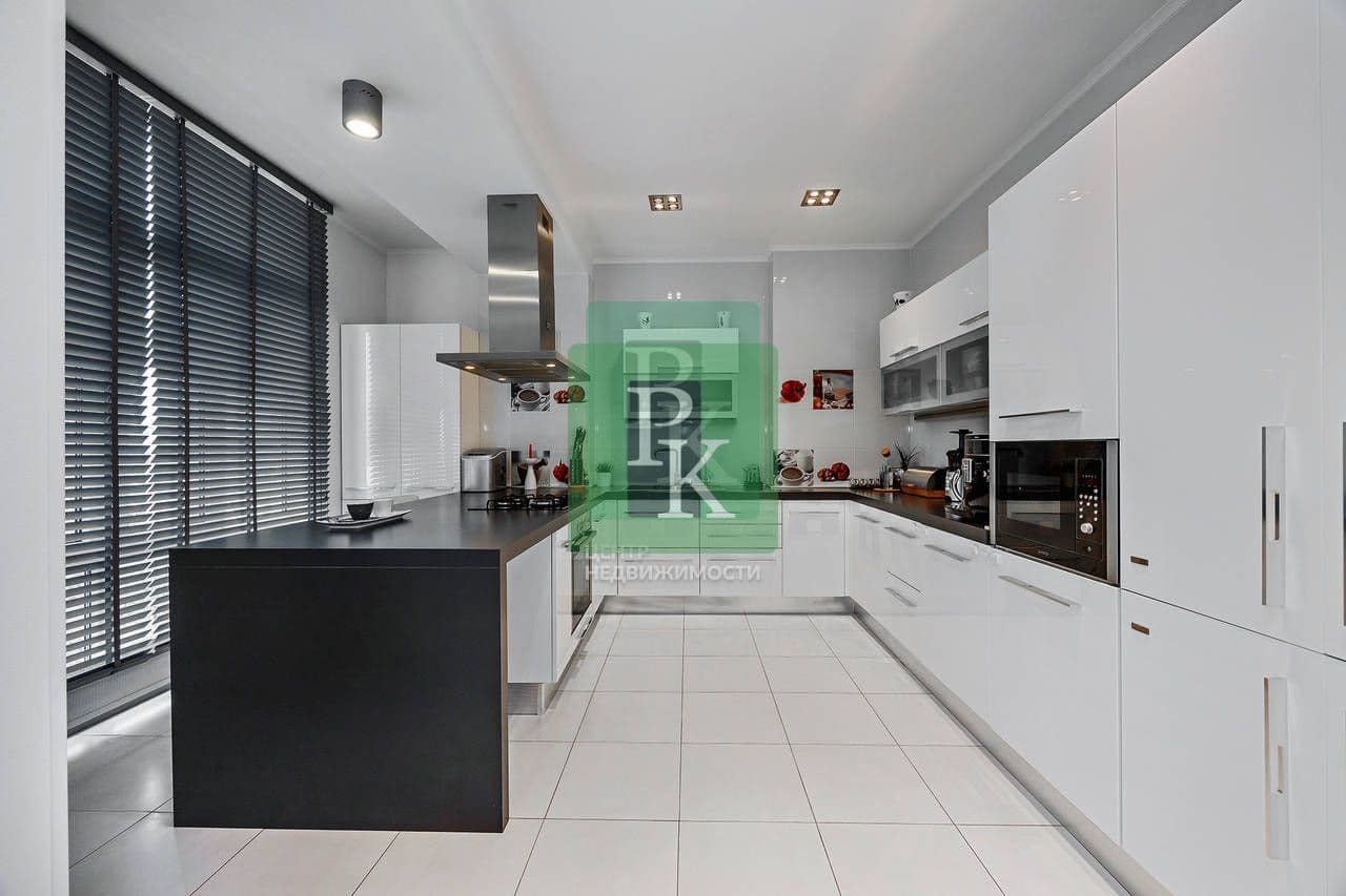 3-комн. квартира 191,3 м², Ленинский район, Севастополь