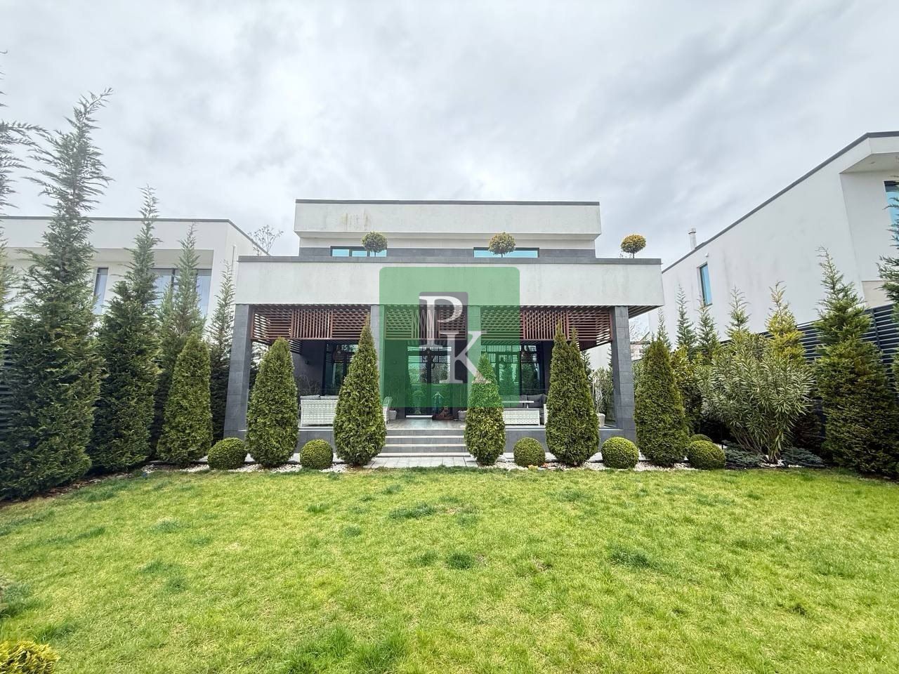 Дом, 294.5 м²