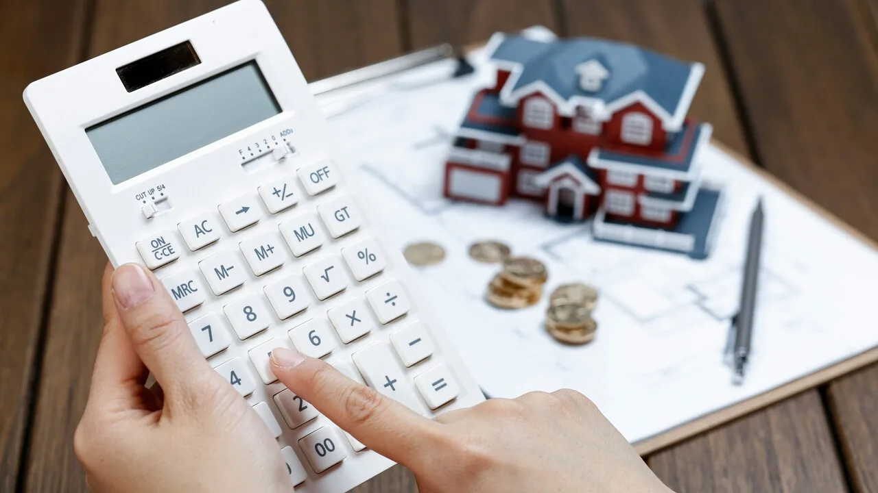 Ключевая ставка осталась на уровне 21%. Будет ли дорожать ипотека?